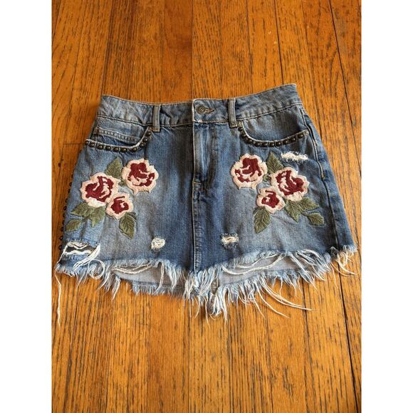 Free People Skirt Womens 24 Denim Embroidered Floral Studded Frayed Hem Mini - Picture 1 of 6
